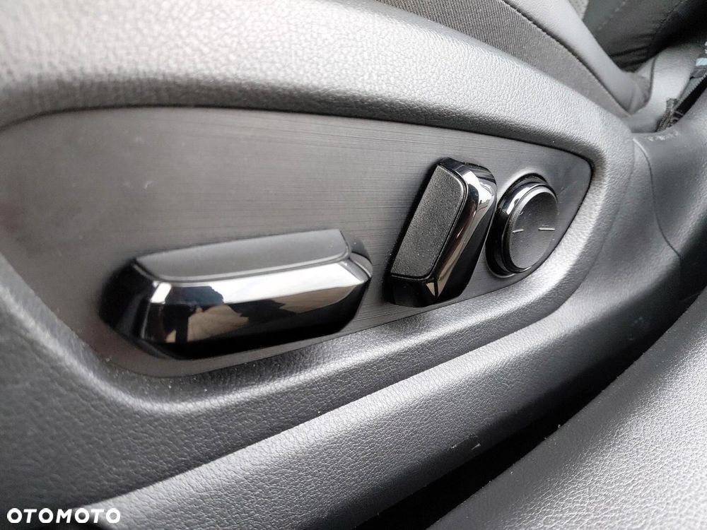 Lexus ES 300h Business Edition - 24