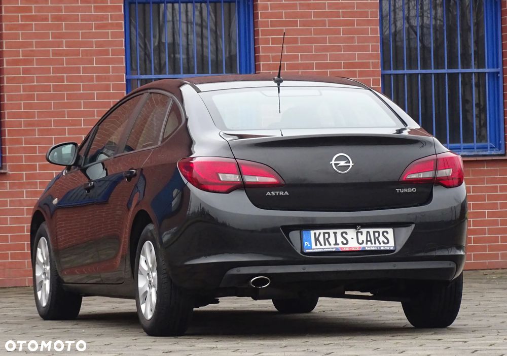 Opel Astra 1.4 T Executive - 5