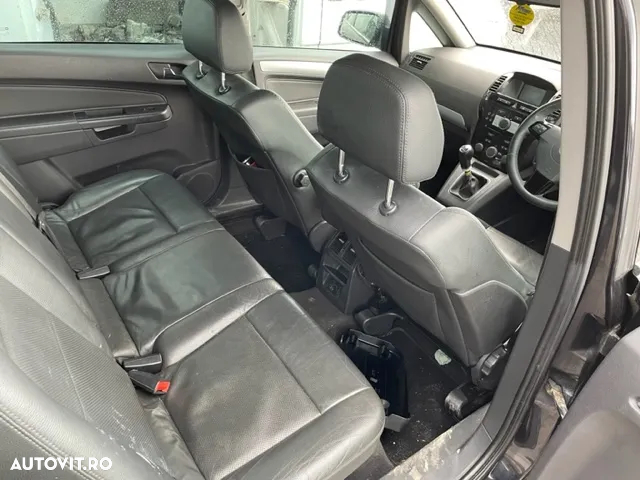 Dezmembrez Opel Zafira 2012 1.7 Euro 5 - 2