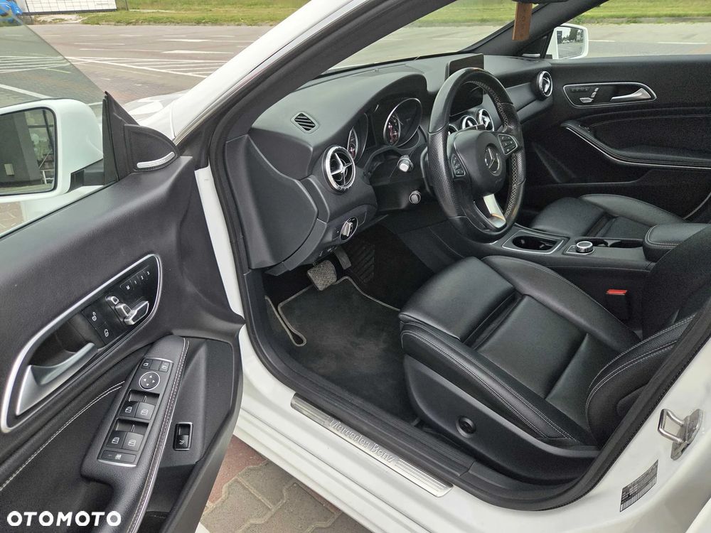 Mercedes-Benz CLA 250 4Matic 7G-DCT - 8