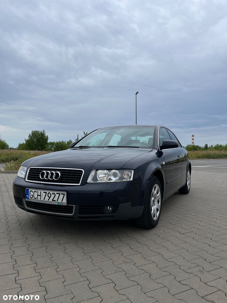 Audi A4 Limousine - 1