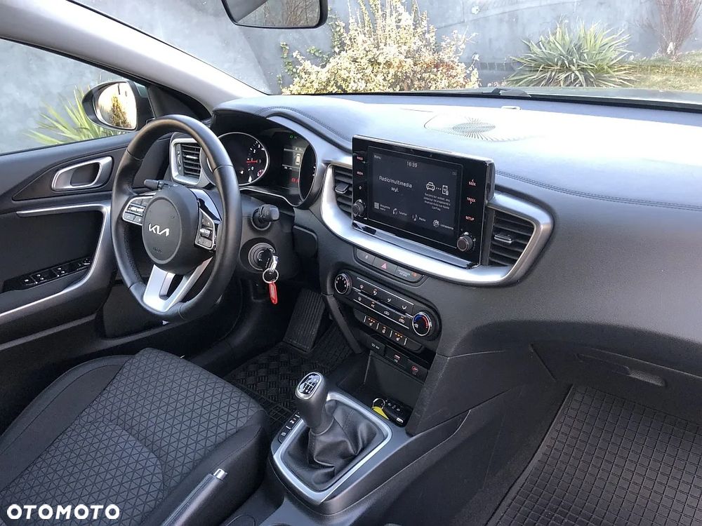 Kia Ceed 1.5 T-GDI L - 38