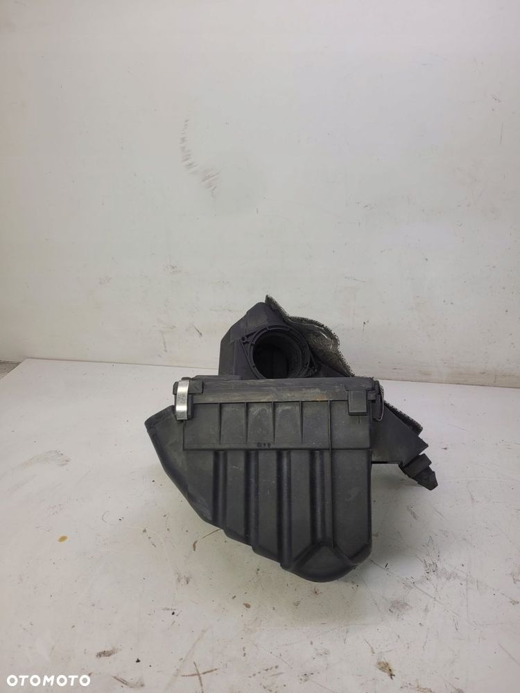 OBUDOWA FILTRA POWIETRZA A4 B5 PASSAT 8D0129607M - 1