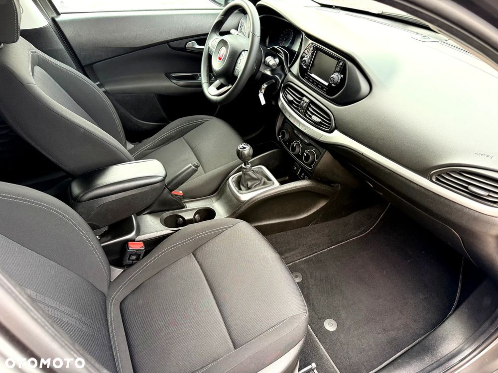 Fiat Tipo 1.4 T-Jet 16v Sport - 38