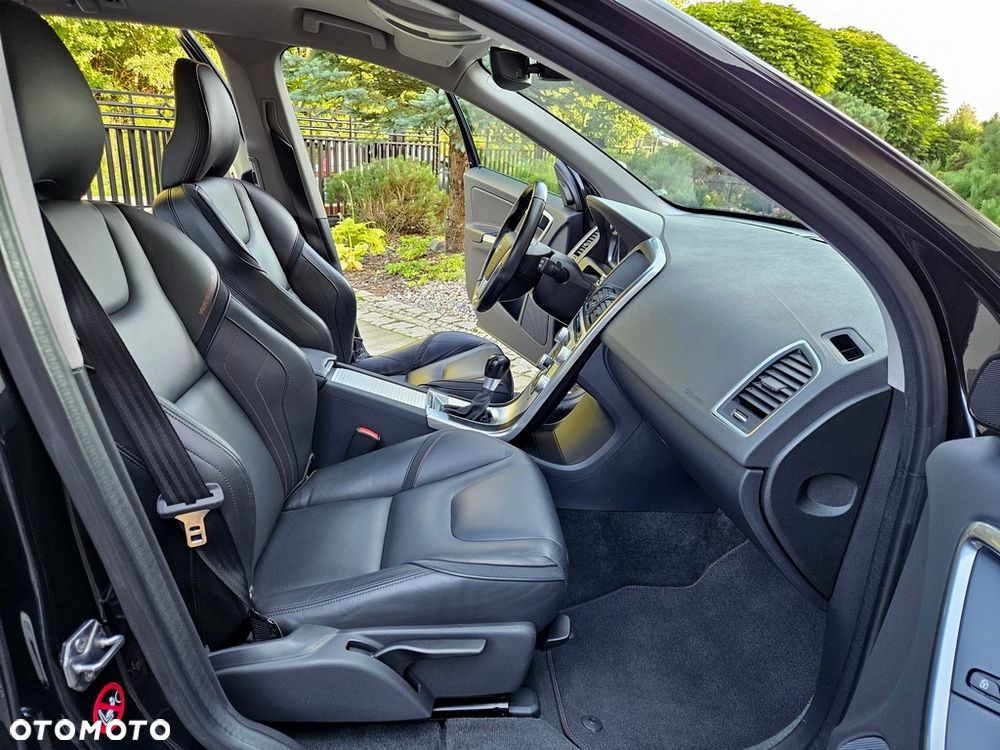 Volvo XC 60 D4 AWD Ocean Race - 11