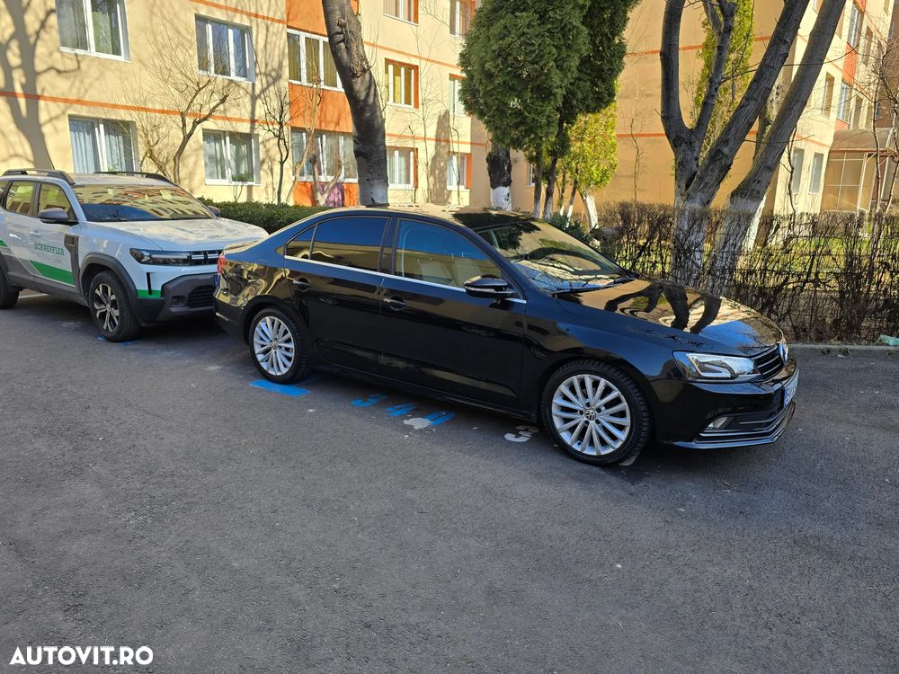 Volkswagen Jetta 2.0 TDI DSG Comfortline - 14