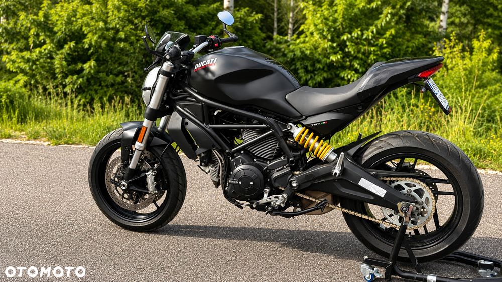 Ducati Monster - 12