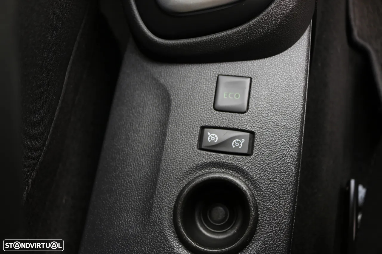 Renault Captur 1.5 dCi Exclusive EDC - 47