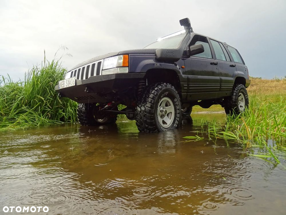 Jeep Grand Cherokee 4.0 Laredo - 38