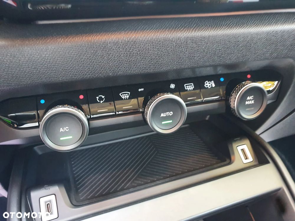 Citroën C4 PureTech 130 Stop&Start FEEL PACK - 15