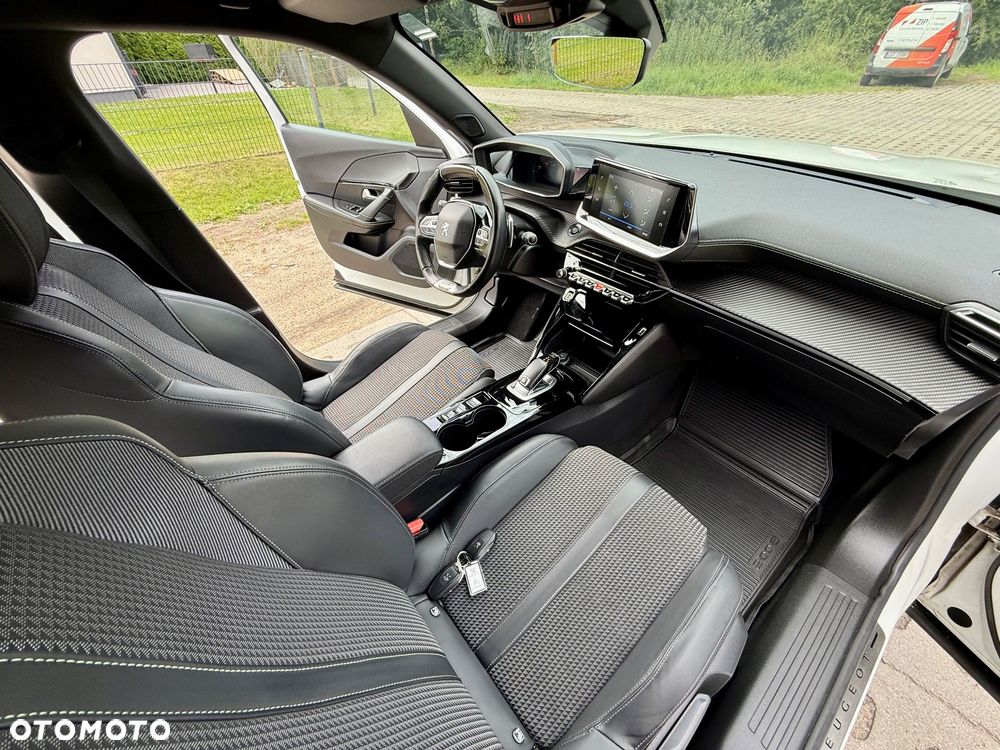 Peugeot 2008 1.5 BlueHDi GT Line S&S EAT8 - 31