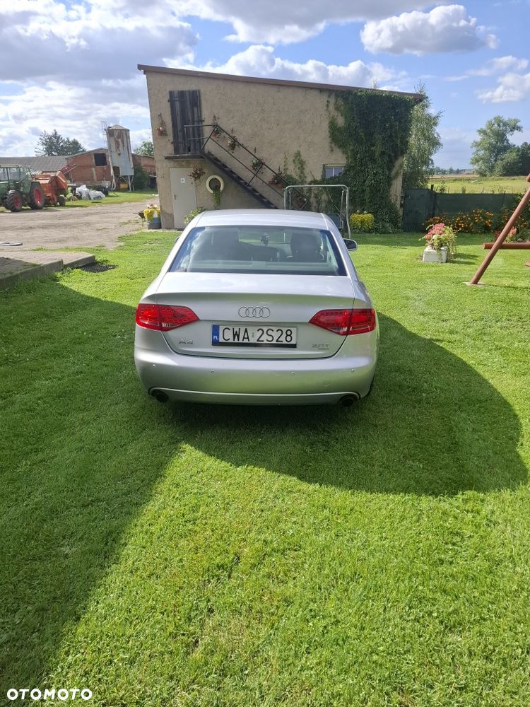Audi A4 Limousine - 3