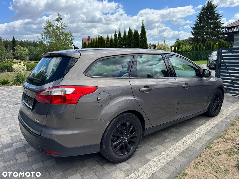 Ford Focus 1.6 TDCi DPF Ambiente - 6