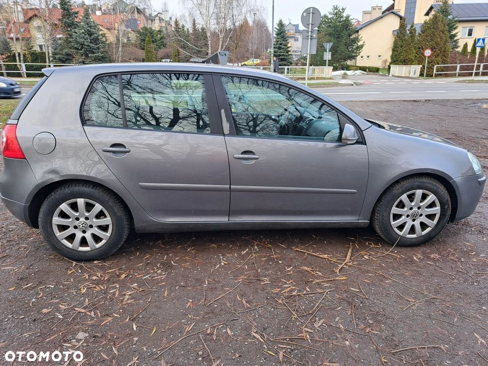 Volkswagen Golf 1.6 FSI Comfortline - 6