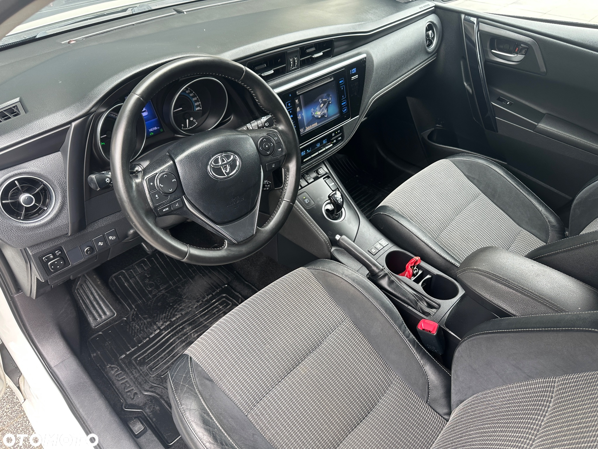 Toyota Auris Hybrid 135 Premium - 22