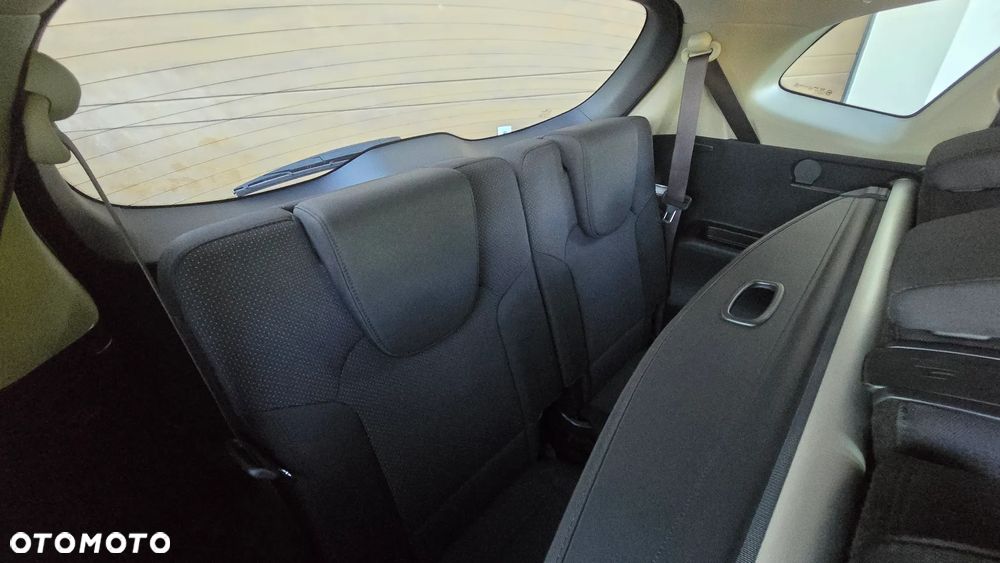 Kia Carens - 34