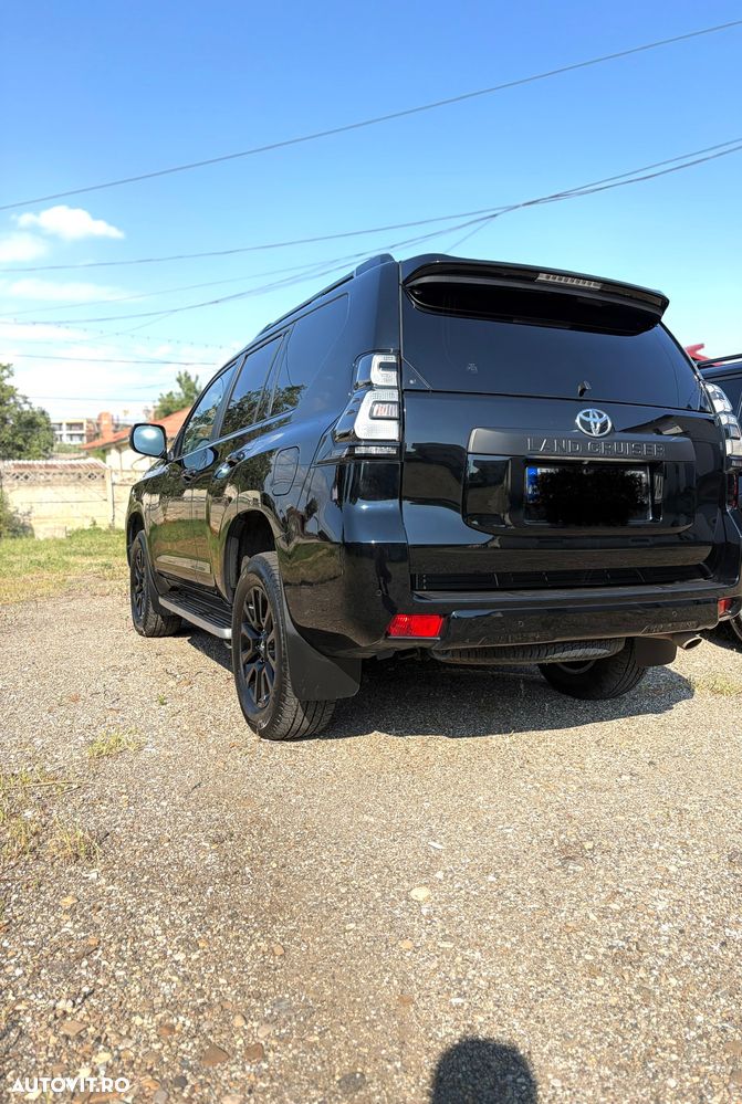 Toyota Land Cruiser 2.8l D-4D 204 CP A/T Luxury Black Matte Edition - 2