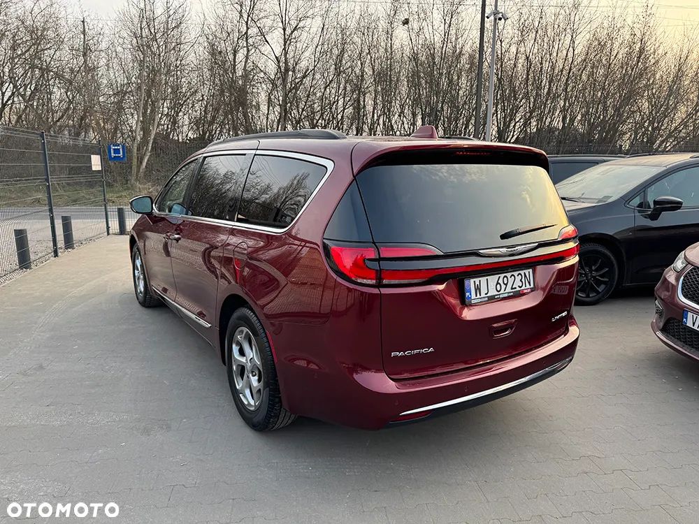 Chrysler Pacifica - 4
