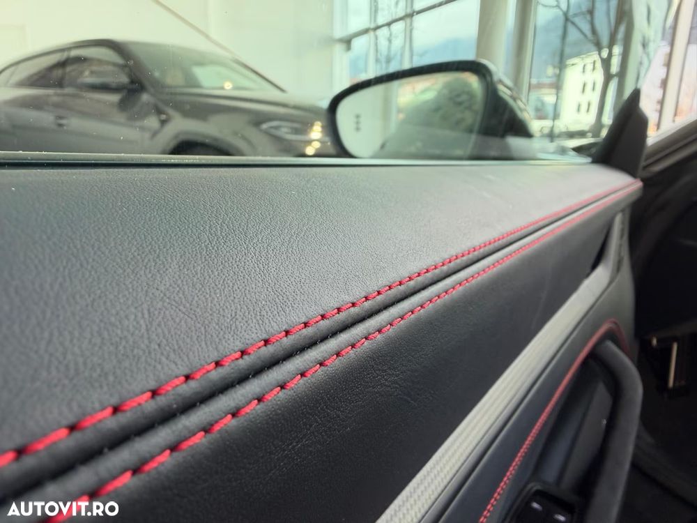 Porsche 911 Carrera 4 GTS PDK - 10