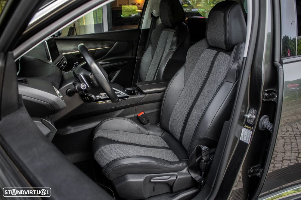 Peugeot 3008 1.2 PureTech Allure Pack EAT8 - 28