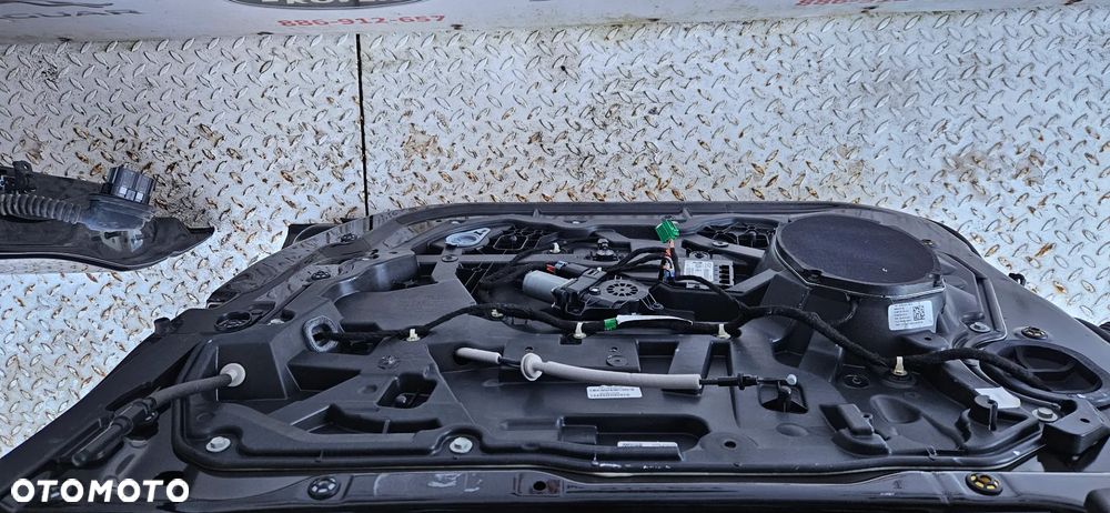 RAM 1500 V 5  2019- Big Horn KRÓTKI QUAD CAB 1,5 Drzwi przód prawy Drzwi przednie prawe  KOMPLETNE KOLOR PXJ - 10