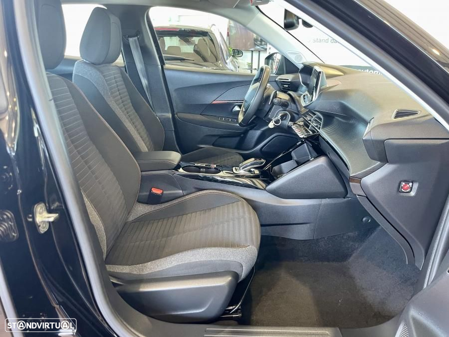 Peugeot 2008 1.2 PureTech Active Pack EAT8 - 22
