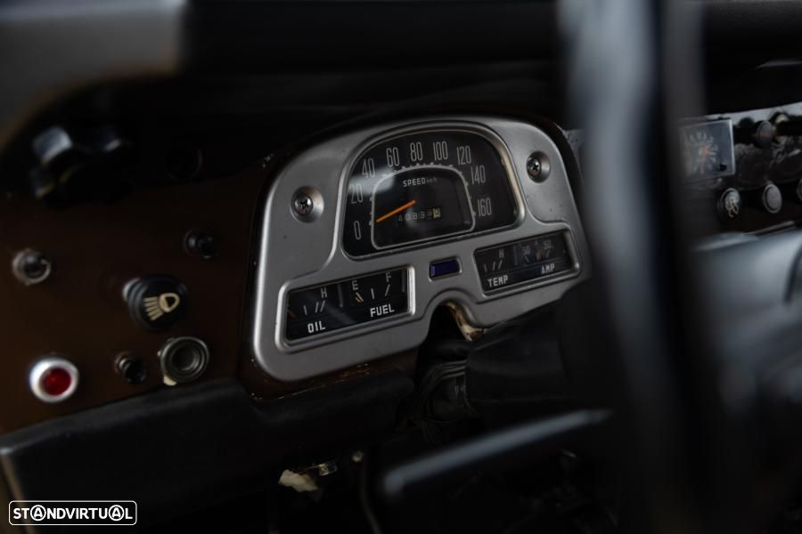 Toyota Land Cruiser - 36