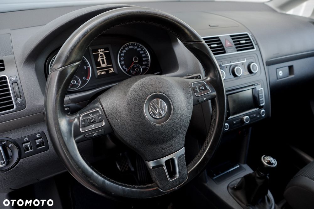 Volkswagen Touran 2.0 TDI Highline - 18