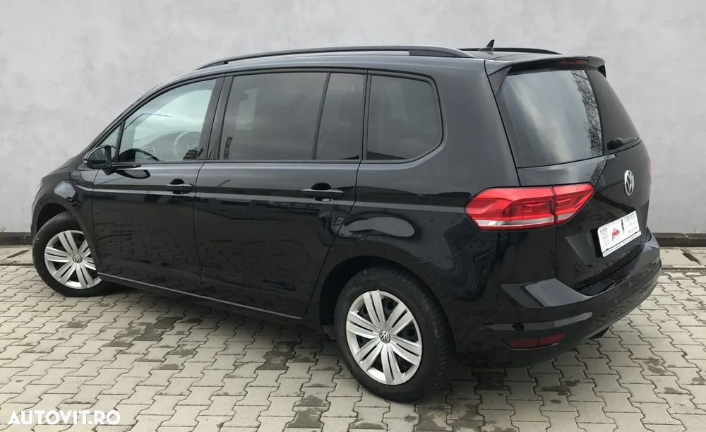 Volkswagen Touran 2.0 TDI SCR DSG Trendline - 4