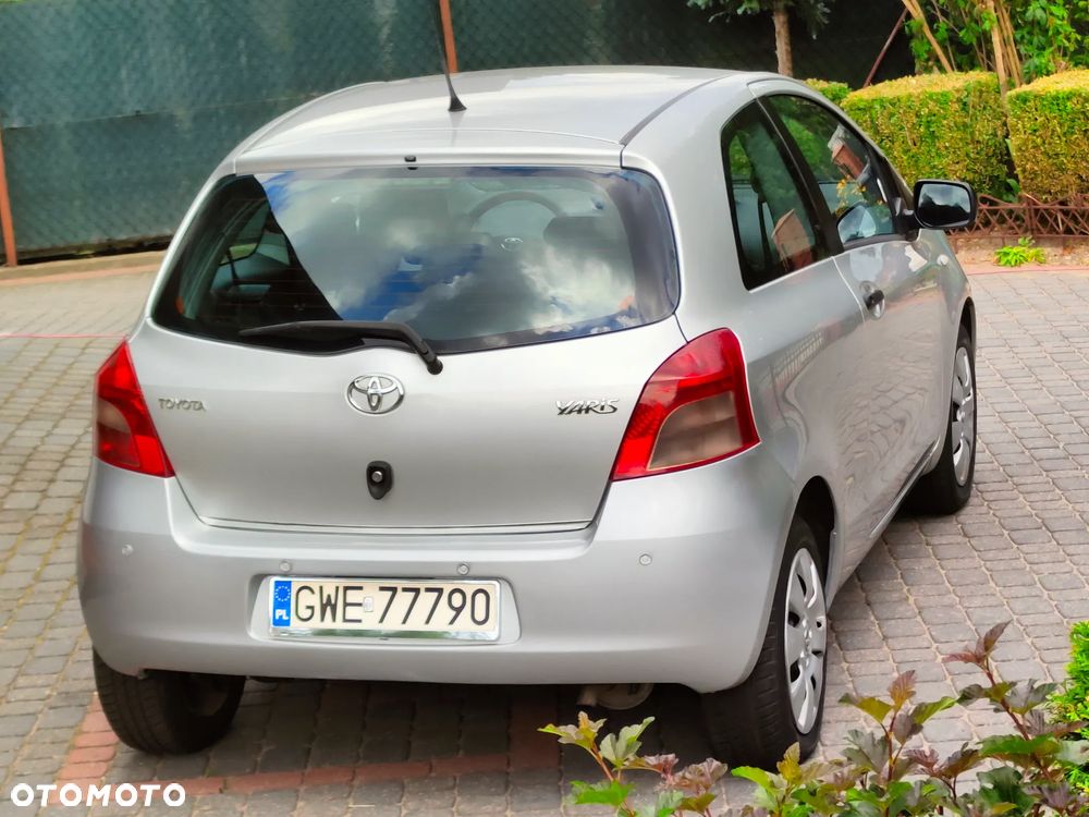 Toyota Yaris 1.3 Luna A/C - 4