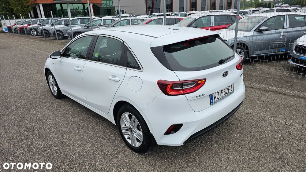 Kia Ceed 1.6 CRDi mHEV M - 2