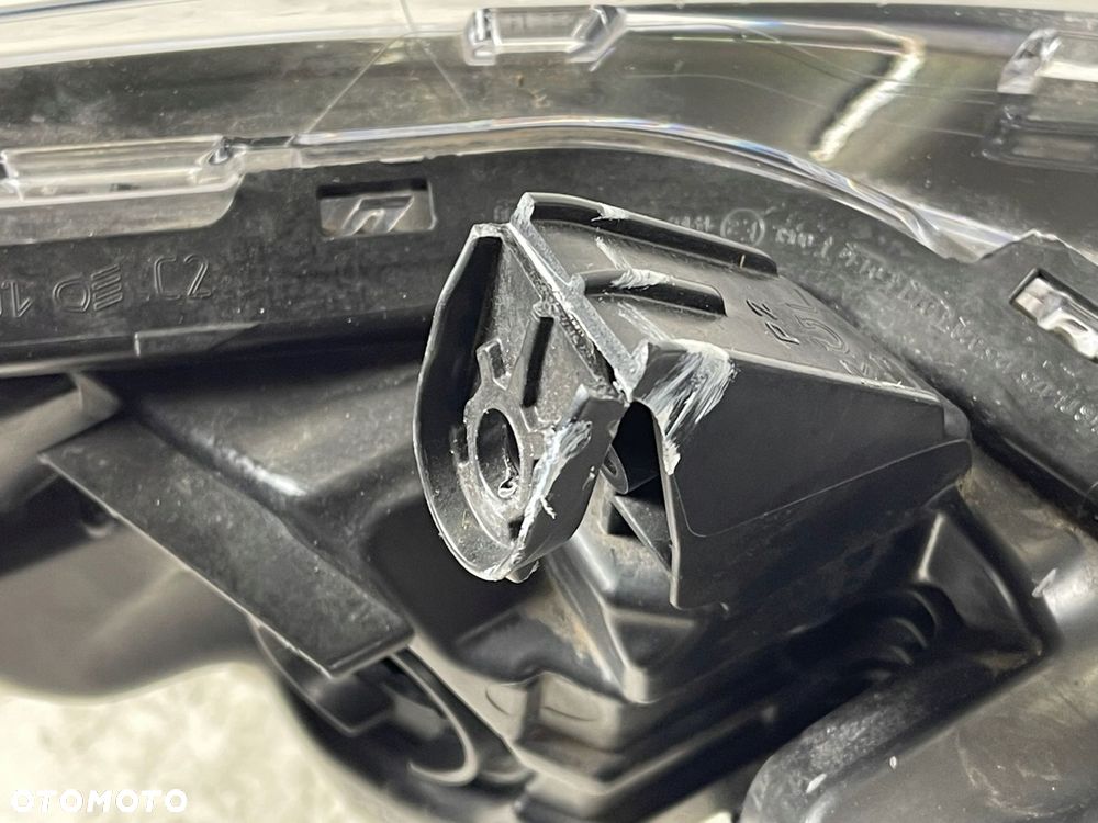 TOYOTA AURIS II 2 LIFT 2015 - LAMPA LEWA PRZÓD 81170-02K30 23.02.2020 - 6