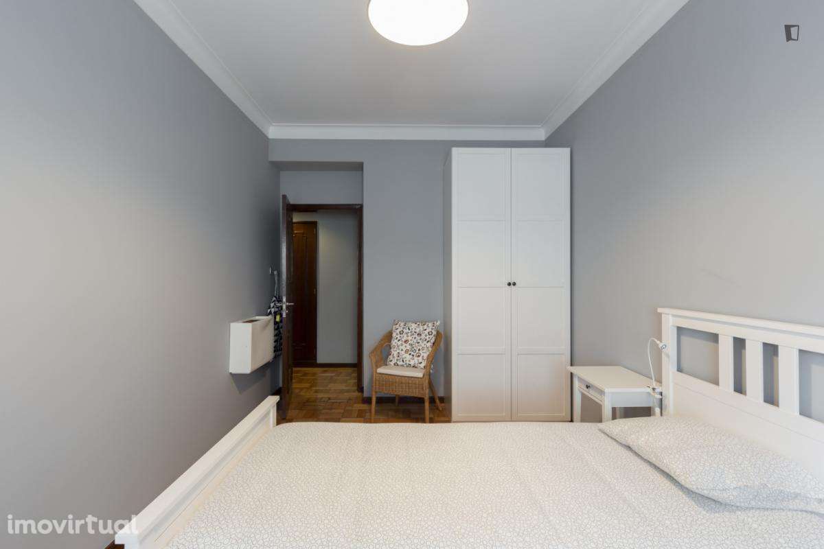 Quarto - localizado em Paranhos Porto - Grande imagem: 3/13