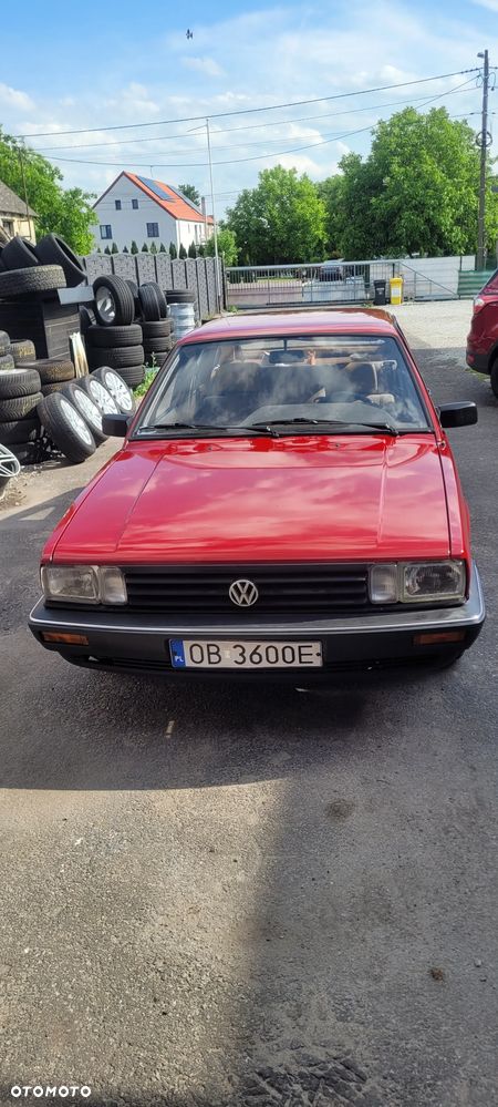 Volkswagen Passat 1.6 GL - 16