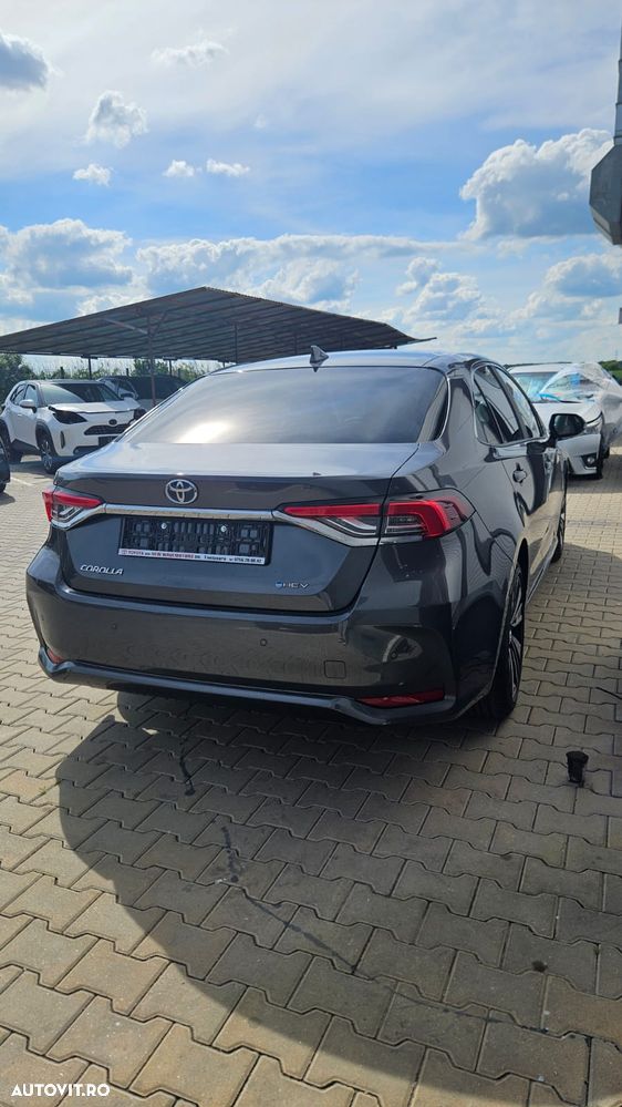 Toyota Corolla - 4