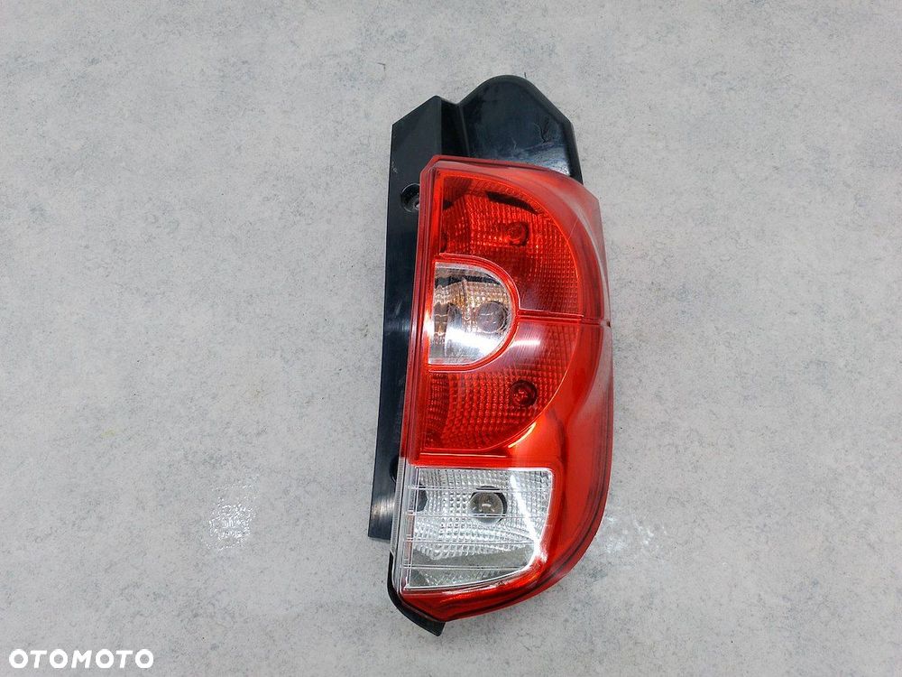 LAMPA TYLNA PRAWA MITSUBISHI COLT VI FL ( 2008-2012 ) HATCHBACK - 2