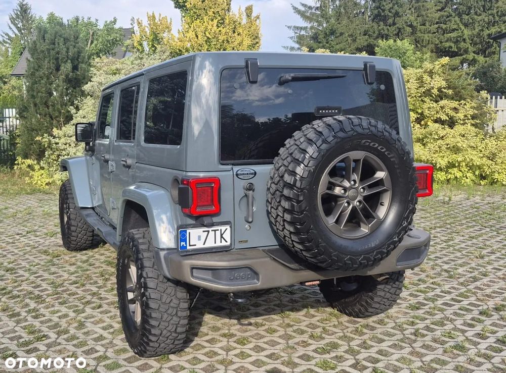 Jeep Wrangler - 11