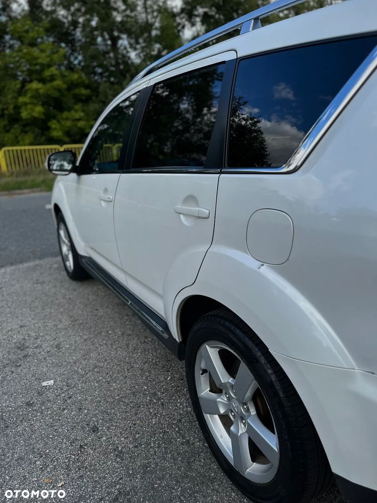 Mitsubishi Outlander 2.2 DI-D 4WD TC-SST Instyle - 23