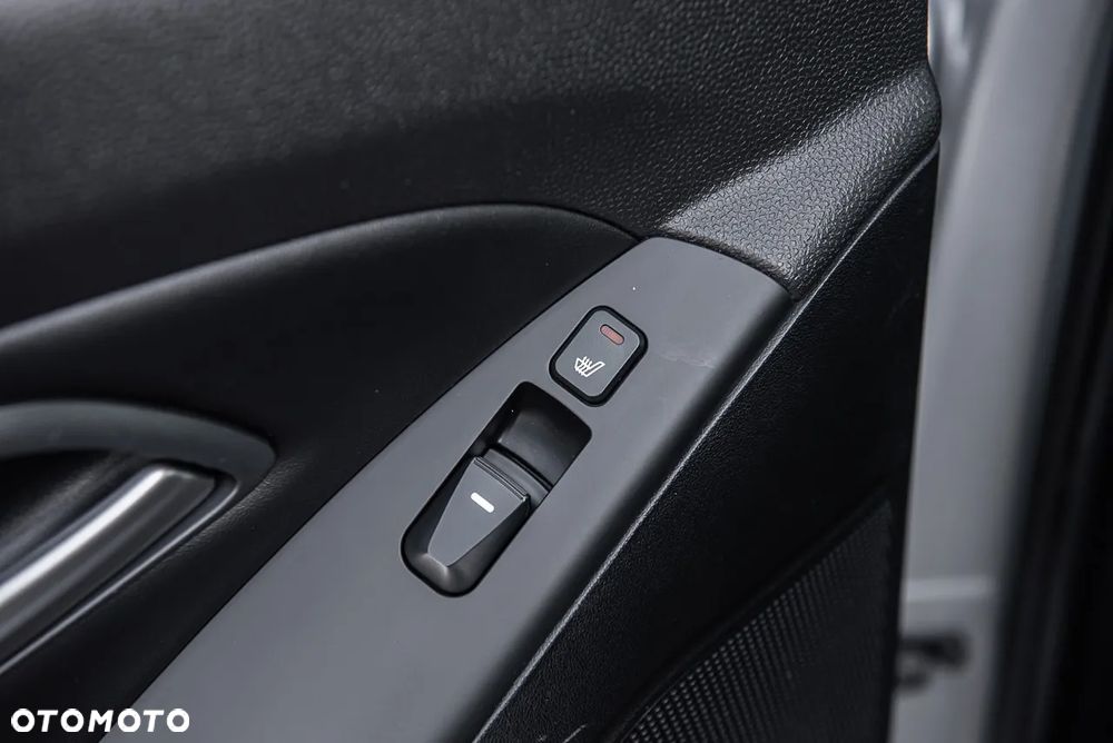 Hyundai ix35 1.7 CRDi 2WD blue Finale Silver - 24