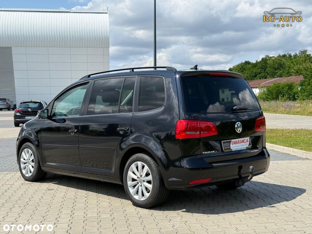 Volkswagen Touran - 10