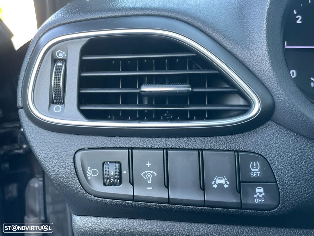 Hyundai i30 CW - 18