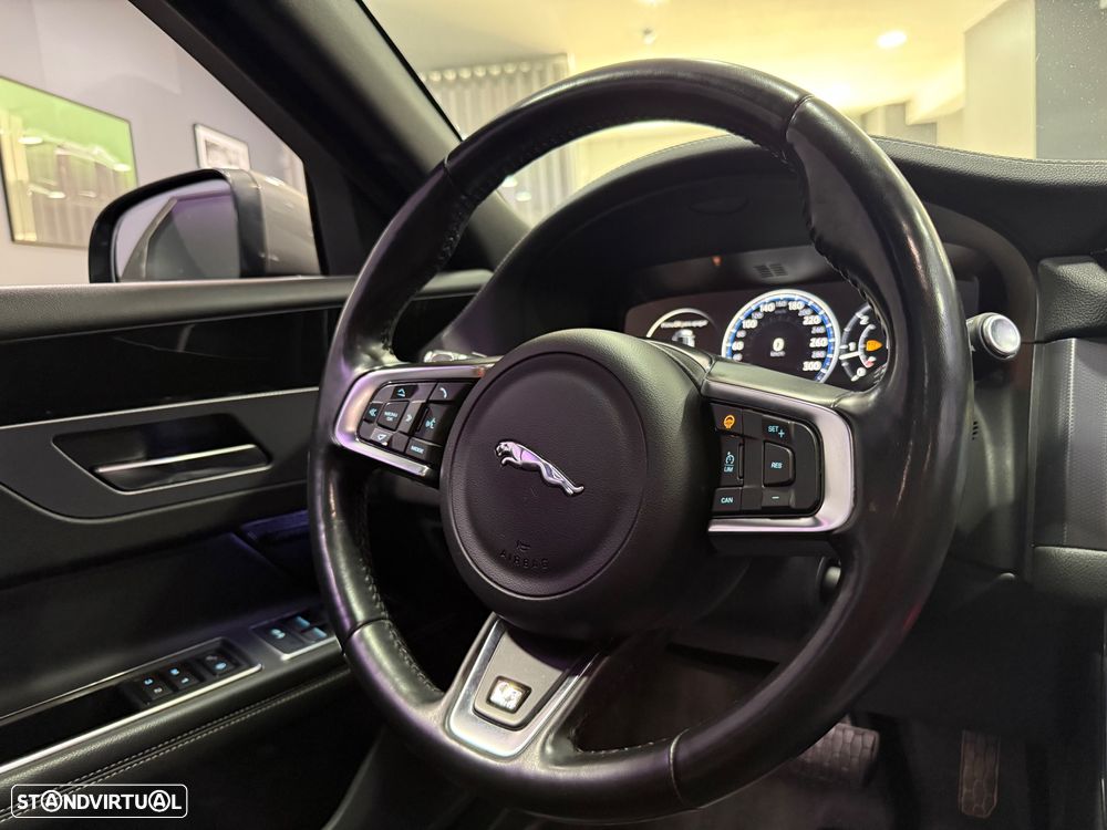 Jaguar XF Sportbrake 2.0 D R-Sport Aut. - 32