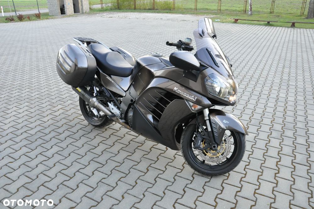 Kawasaki GTR - 8