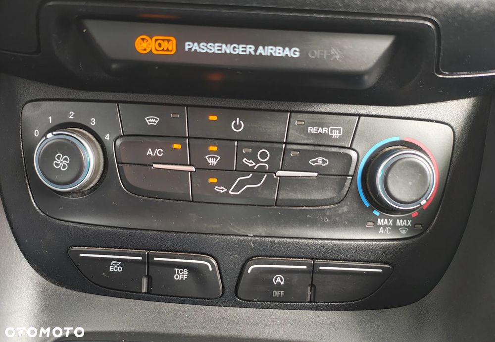 Ford Transit Connect II - 37