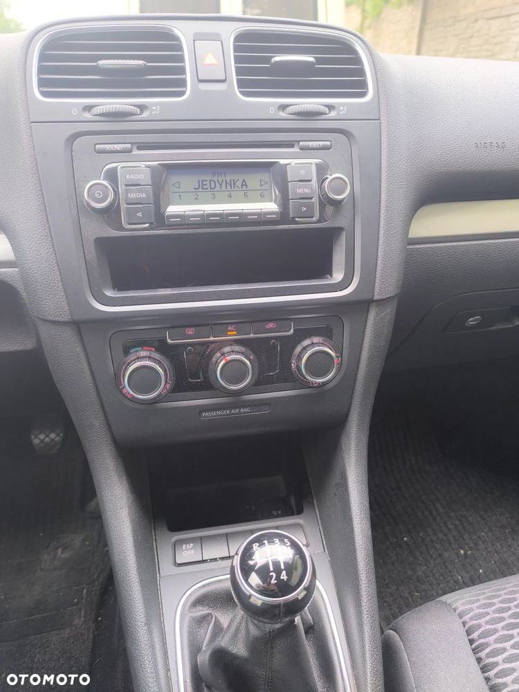 Volkswagen Golf - 6
