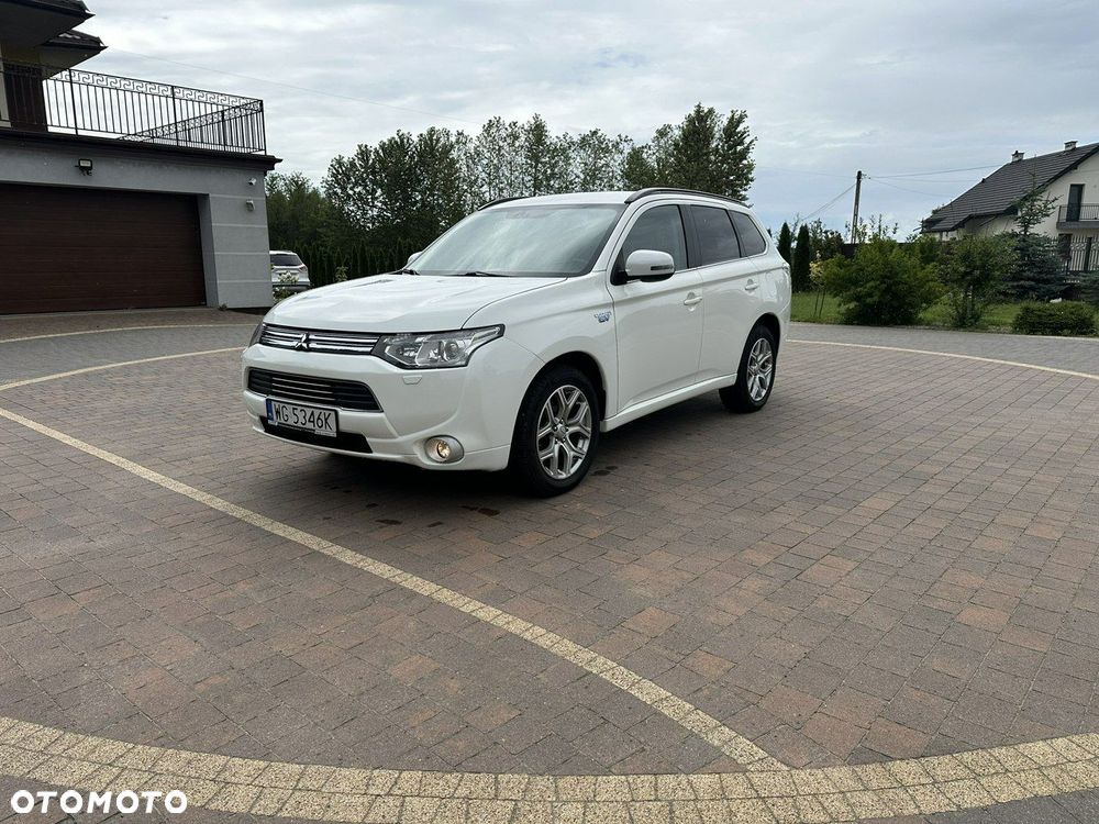 Mitsubishi Outlander - 3