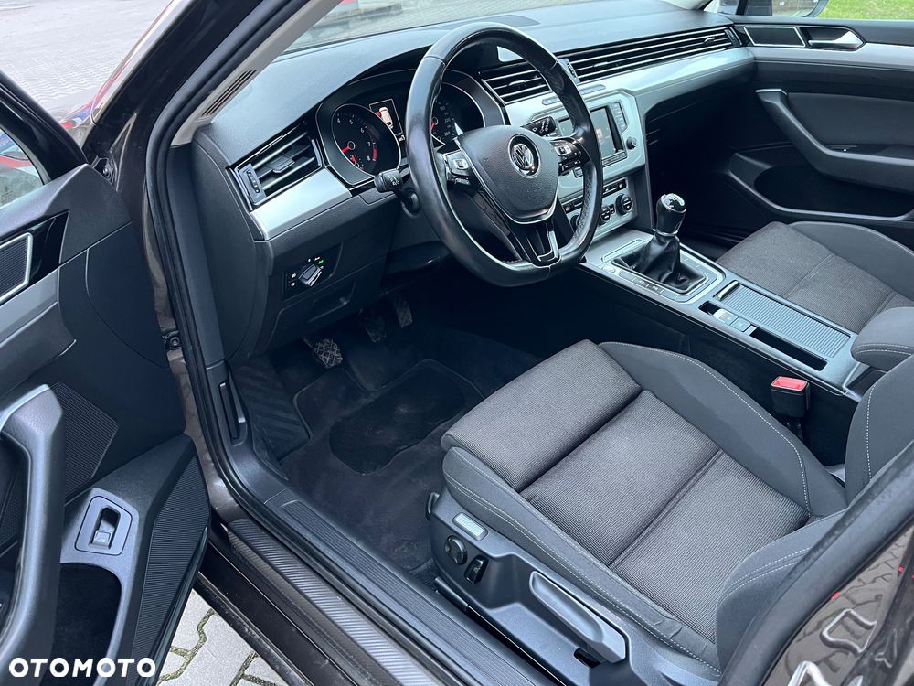 Volkswagen Passat Variant 1.8 TSI BMT Comfortline - 22
