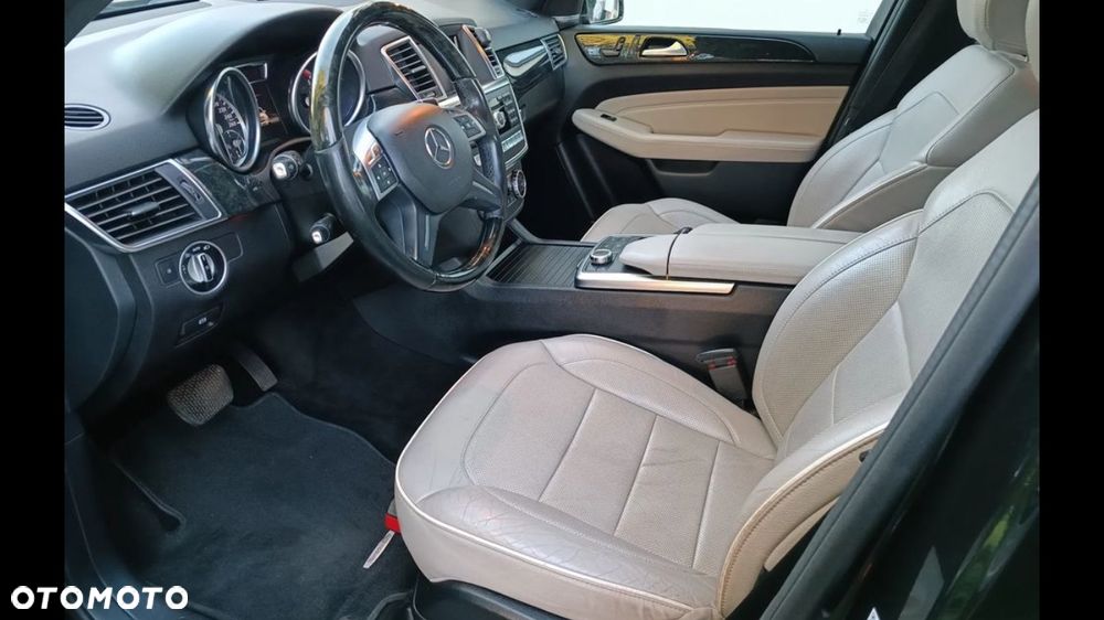Mercedes-Benz ML 350 BlueTec 4-Matic - 8
