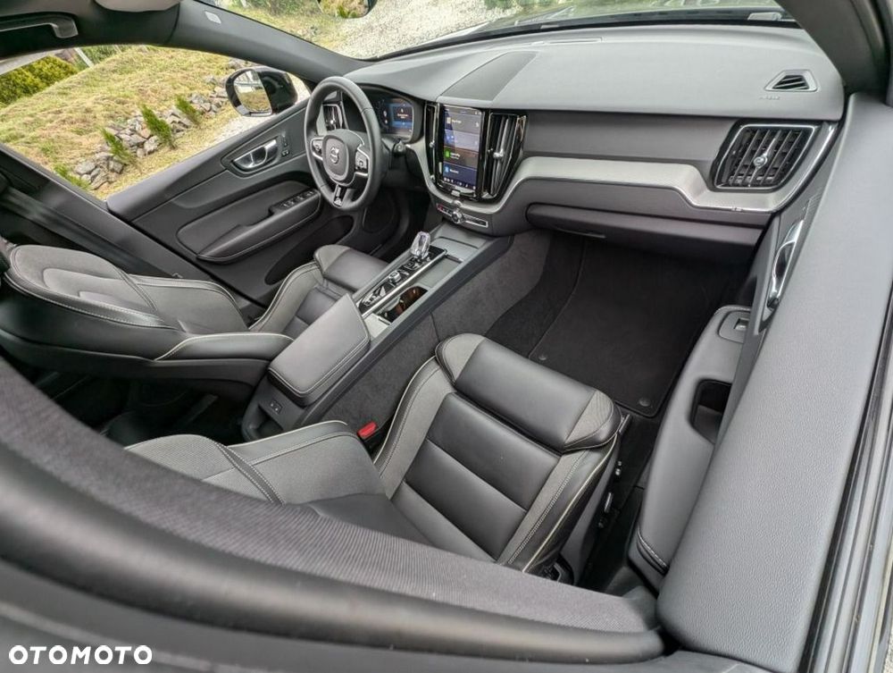 Volvo XC 60 B4 D Plus Dark - 6