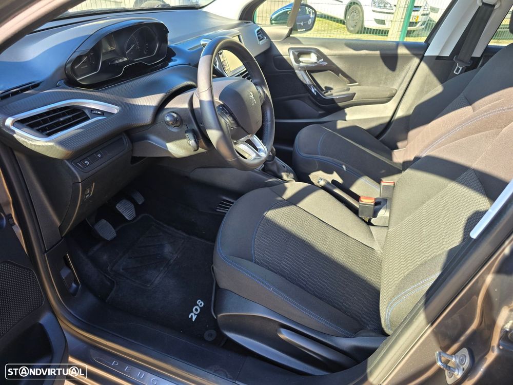Peugeot 208 1.2 PureTech Signature - 15